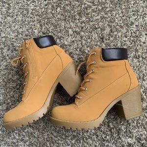 Winter boots women size 9